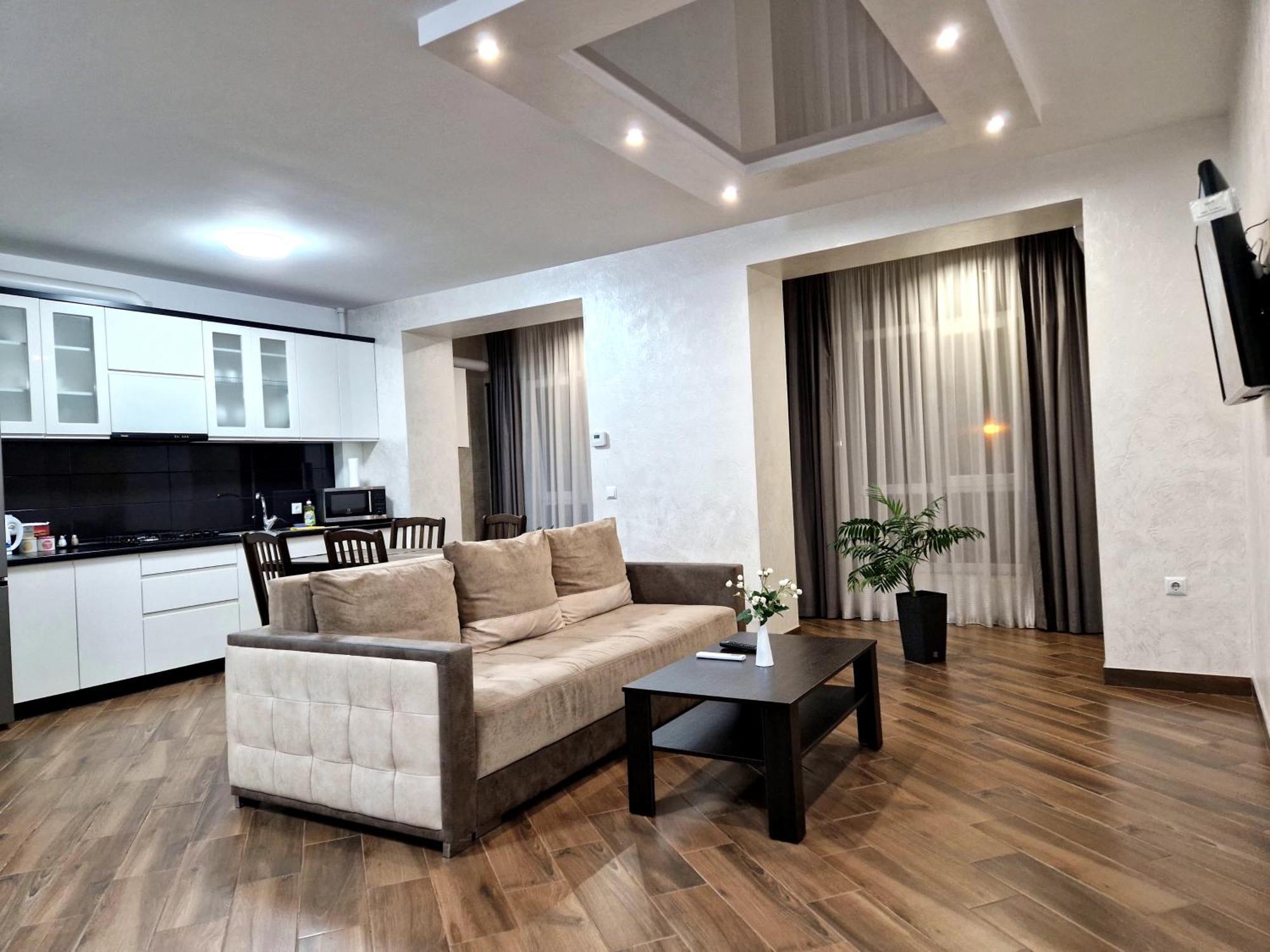 Modern Apartment On Belvedere Ивано-Франковск Экстерьер фото